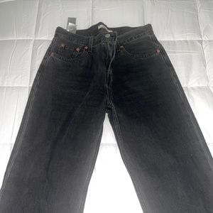 Black Levi’s low waist straight jeans size 26 in perfect condition